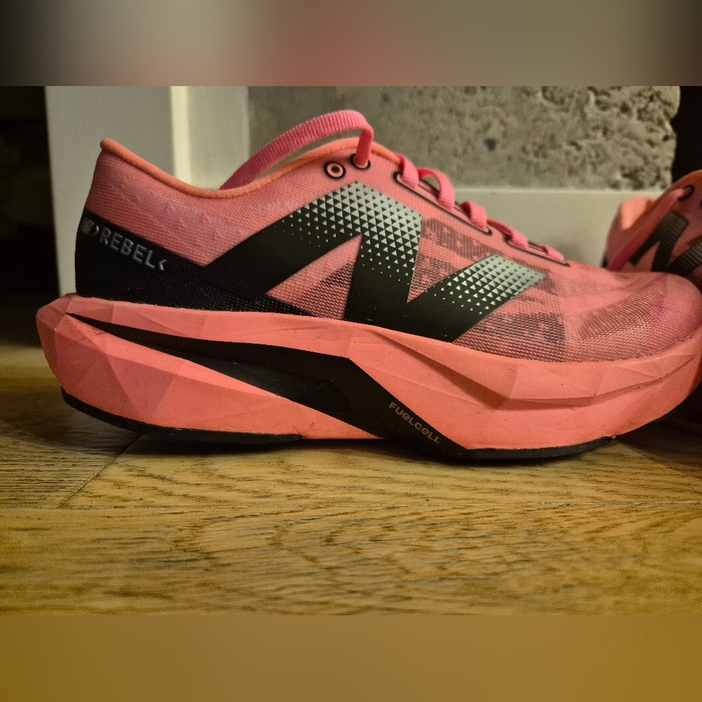 New Balance Rebel v4 (Size 7W, pink)
